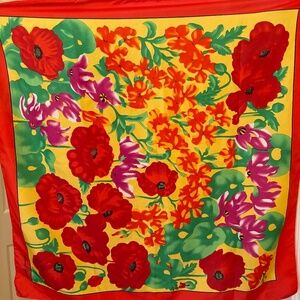 Laura Gerardi Scarf polyester EUC 30 x 30